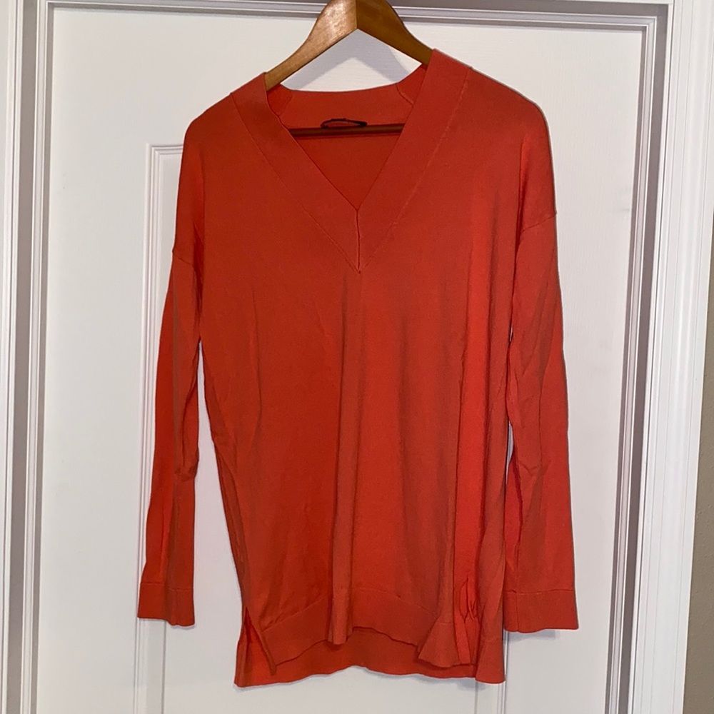 Ann Taylor Size M coral/salmon Lightweight tunic Length Sweater.